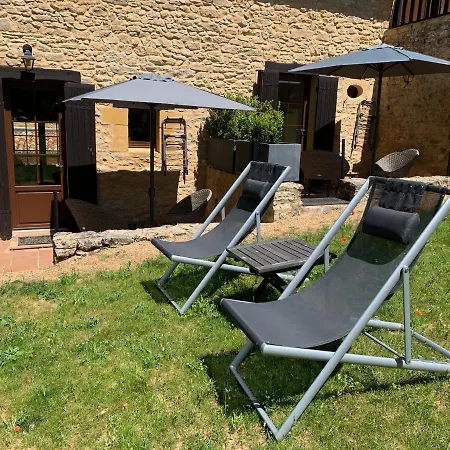 Le Noyer Bed & Breakfast 4*