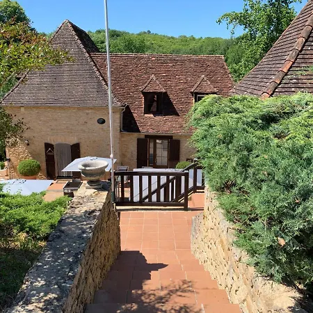 Le Noyer Bed and Breakfast