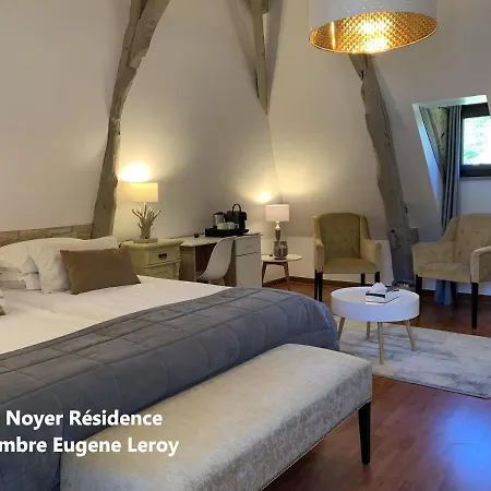 Couette-café Le Noyer Résidence 3*