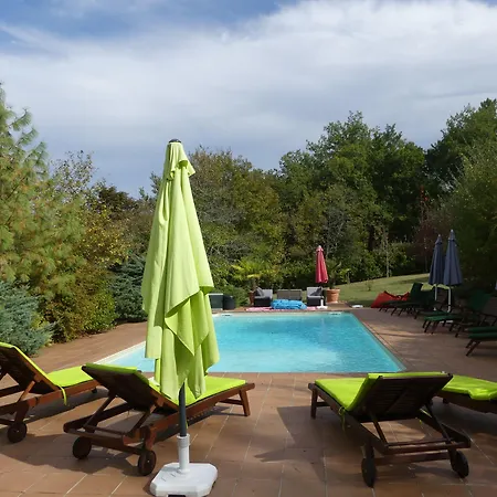 Le Noyer Bed and Breakfast