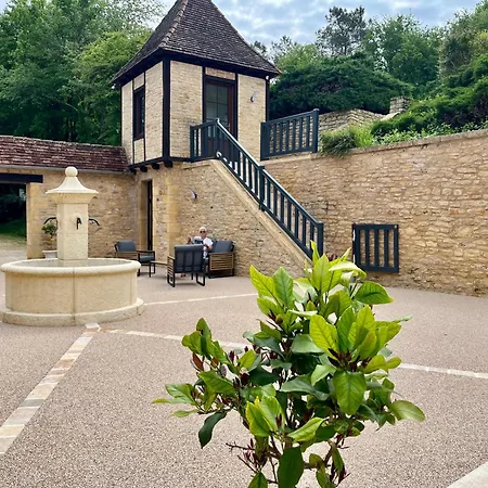 Le Noyer Bed & Breakfast 4*