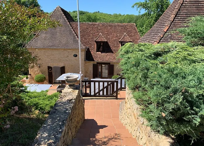 Le Noyer Bed & Breakfast