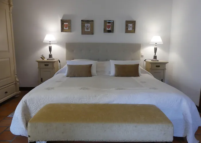 Le Noyer Bed & Breakfast 4*