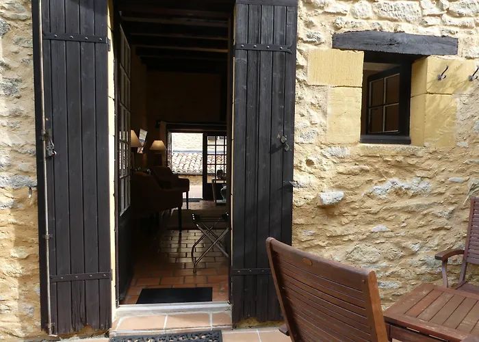 Le Noyer Bed & Breakfast