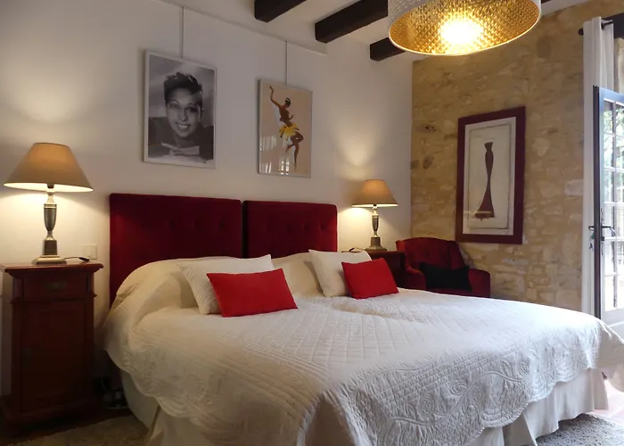 Le Noyer Bed & Breakfast 4*