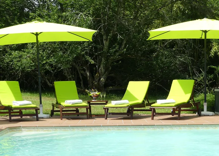 Le Noyer Bed & Breakfast 4*