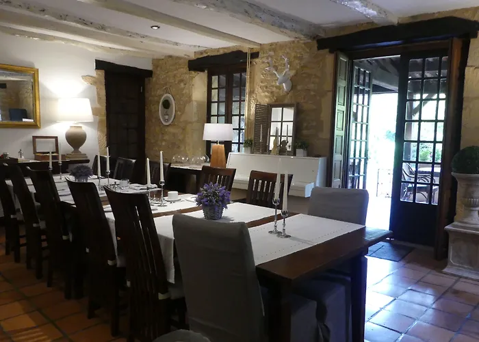 Le Noyer Bed & Breakfast 4*